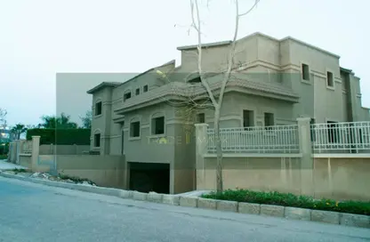 فيلا - 8 غرف نوم - 8 حمامات للبيع في سوان ليك قطامية - التجمع الاول - مدينة القاهرة الجديدة - القاهرة