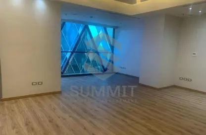 Office Space - Studio - 2 Bathrooms for sale in Cairo Business Plaza - North Teseen St. - The 5th Settlement - New Cairo City - Cairo