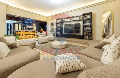 Apartment - 4 Bedrooms - 3 Bathrooms for sale in Mohandessin - Giza