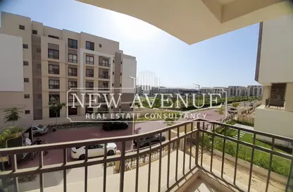 Apartment - 2 Bedrooms - 2 Bathrooms for sale in Moon Residences - Fifth Square - The 5th Settlement - New Cairo City - Cairo