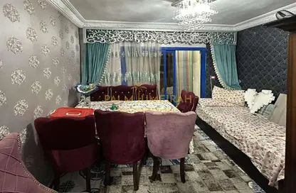 Apartment - 3 Bedrooms - 1 Bathroom for sale in Khaled Ibn Al Walid St. - Miami - Hay Awal El Montazah - Alexandria