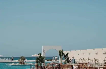 شاليه - 2 غرف نوم - 2 حمامات للبيع في دايركشن وايت - راس الحكمة - الساحل الشمالي