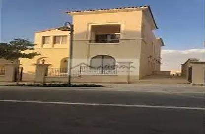 Villa - 5 Bedrooms - 4 Bathrooms for rent in Street Of Dreams - Uptown Cairo - Mokattam - Cairo