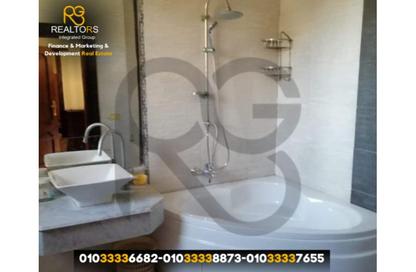 Villa - 4 Bedrooms - 4 Bathrooms for sale in Hadayek Al Mohandessin - 4th District - Sheikh Zayed City - Giza