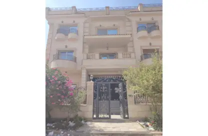 Whole Building - Studio - 7+ Bathrooms for sale in Lake View Mokattam - Al Hadaba Al Wosta - Mokattam - Cairo