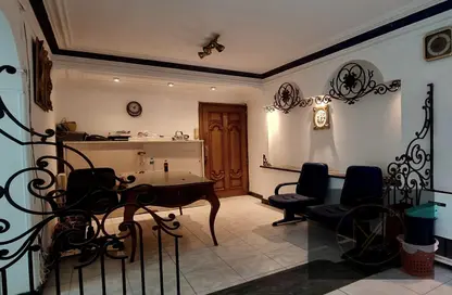 Office Space - Studio - 2 Bathrooms for rent in Sour Dar Al Defaa El Gawy St. - Ard El Golf - Heliopolis - Masr El Gedida - Cairo