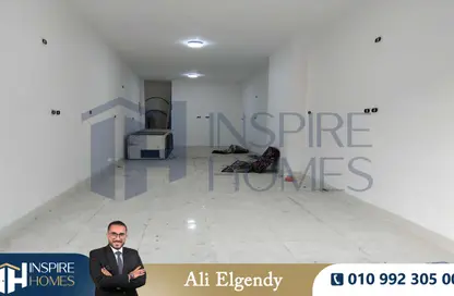 محل تجاري - استوديو - 1 حمام للايجار في سموحة - حي شرق - الاسكندرية