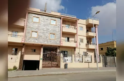 Apartment - 3 Bedrooms - 3 Bathrooms for sale in 4th District West - Shorouk City - Cairo