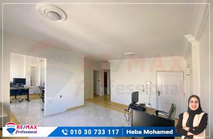 شقة - 3 غرف نوم - 2 حمامات للايجار في سابا باشا - حي شرق - الاسكندرية
