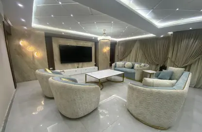 Apartment - 3 Bedrooms - 3 Bathrooms for rent in Gameat Al Dewal Al Arabeya St. - Mohandessin - Giza Apartment - 3 Bedrooms - 3 Bathrooms for rent in Gameat Al Dewal Al Arabeya St. - Mohandessin - Giza