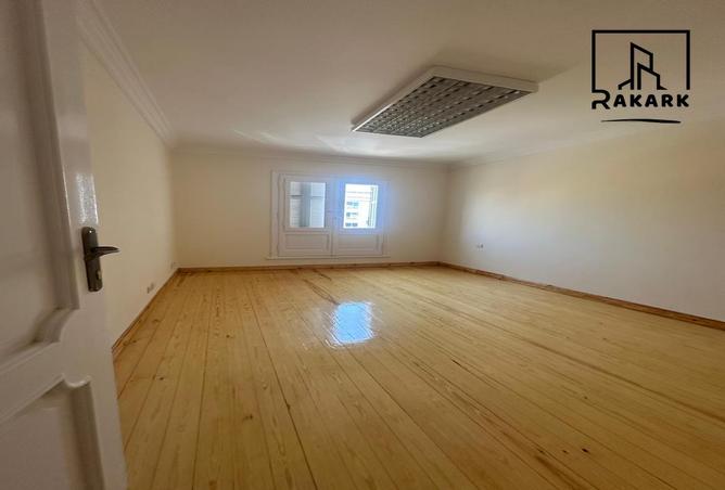 8321186 - Property Image 3