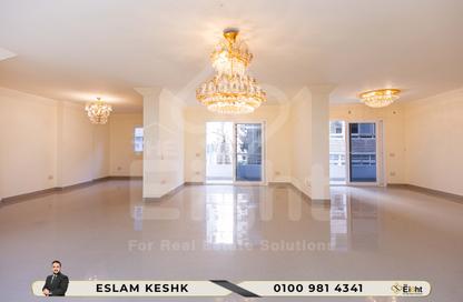 Apartment - 3 Bedrooms - 4 Bathrooms for sale in Al Ekbal St. - Laurent - Hay Sharq - Alexandria