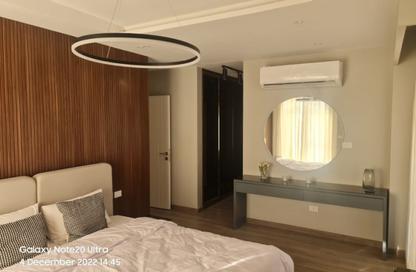 Apartment - 3 Bedrooms - 3 Bathrooms for sale in Village West - Sheikh Zayed Compounds - Sheikh Zayed City - Giza