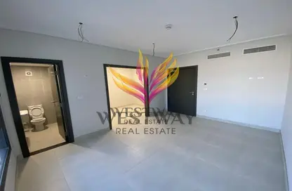 Clinic - Studio - 3 Bathrooms for rent in New Giza - Cairo Alexandria Desert Road - 6 October City - Giza