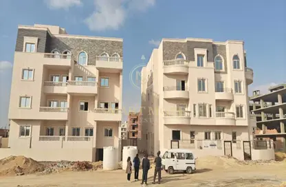 Apartment - 4 Bedrooms - 3 Bathrooms for sale in Bait Alwatan - The 5th Settlement - New Cairo City - Cairo