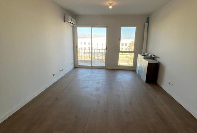 8325443 - Property Image 2