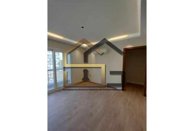 8422398 - Property Image 2