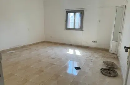 شقة - 3 غرف نوم - 2 حمامات للايجار في شارع محمد مظهر - الزمالك - القاهرة