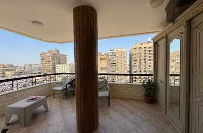 Apartment - 3 Bedrooms - 2 Bathrooms for sale in Abd Al Aziz Talaat St. - 6th Zone - Nasr City - Cairo