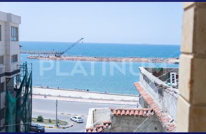 Apartment - 2 Bedrooms - 1 Bathroom for sale in Mohamed Hussein St. - Sidi Beshr - Hay Awal El Montazah - Alexandria
