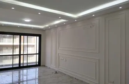 Apartment - 2 Bedrooms - 2 Bathrooms for sale in El Patio Oro - 5th Settlement Compounds - The 5th Settlement - New Cairo City - Cairo