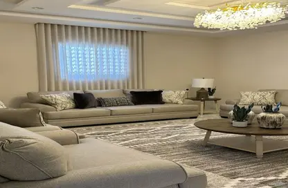 شقة - 3 غرف نوم - 3 حمامات للبيع في حدائق المهندسين - الحي الرابع - الشيخ زايد - الجيزة