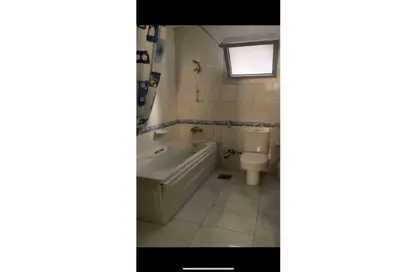 Apartment - 2 Bedrooms - 1 Bathroom for rent in Mohamed Tawfik Wahba St. - 6th Zone - Nasr City - Cairo