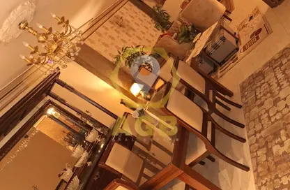شقة - 3 غرف نوم - 2 حمامات للبيع في شارع نوال - العجوزة - الجيزة