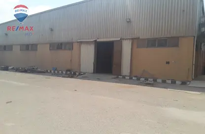 مصنع - استوديو - 6 حمامات للبيع في طريق الاسمايلية الصحراوي - طريق فايد - المنطقة الصناعية - مدينة العاشر من رمضان - الشرقية