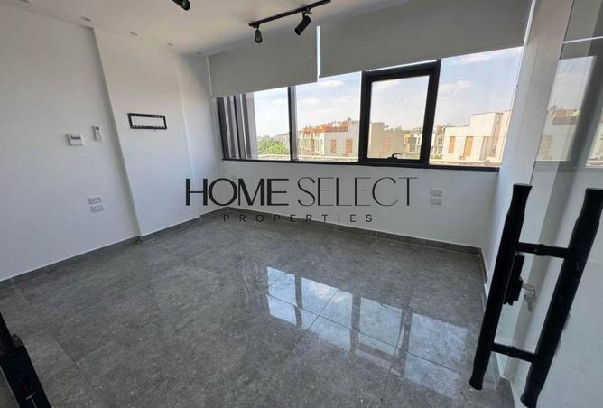 8372385 - Property Image 3