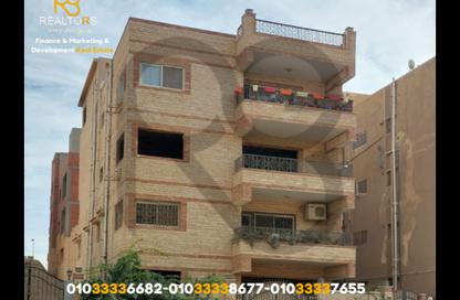 بناية كاملة - 3 غرف نوم - 2 حمامات للبيع في الحي الثالث - مدينة 6 أكتوبر - الجيزة