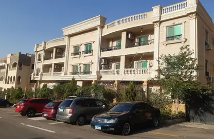 Roof - 2 Bedrooms - 2 Bathrooms for sale in El Yasmeen 1 - El Yasmeen - New Cairo City - Cairo