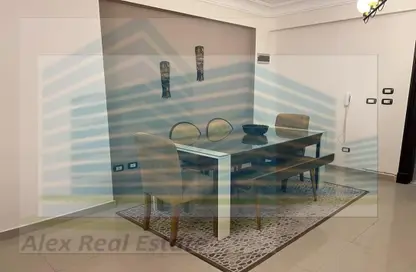 شقة - 3 غرف نوم - 3 حمامات للايجار في شارع الصفاء - سموحة - حي شرق - الاسكندرية