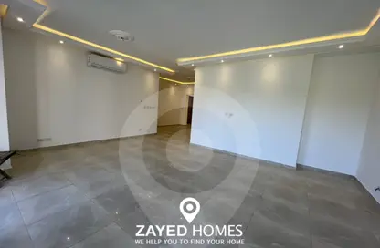 شقة - 3 غرف نوم - 3 حمامات للايجار في ذا كورت ياردز - كمبوندات الشيخ زايد - الشيخ زايد - الجيزة
