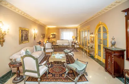Apartment - 4 Bedrooms - 3 Bathrooms for sale in Al Kanesa Al Angelaya St. - Stanley - Hay Sharq - Alexandria