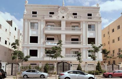 Apartment - 3 Bedrooms - 1 Bathroom for sale in 1st Neighborhood - 4th Area - Shorouk City - Cairo