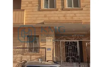 Apartment - 3 Bedrooms - 2 Bathrooms for sale in Al Gezira St. - South Investors Area - New Cairo City - Cairo