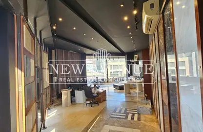 Retail - Studio - 1 Bathroom for rent in Bank Center Street - South Teseen St. - The 5th Settlement - New Cairo City - Cairo