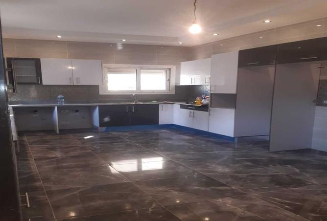 8007281 - Property Image 3