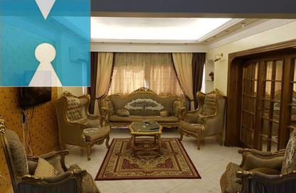 شقة - 3 غرف نوم - 2 حمامات للبيع في شارع أحمد عرابي - المهندسين - الجيزة