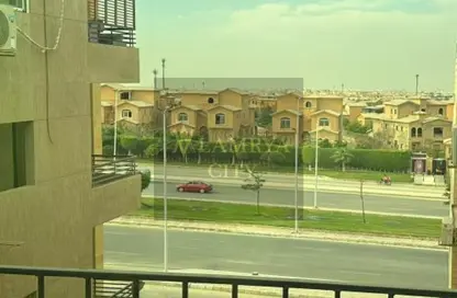 Apartment - 3 Bedrooms - 2 Bathrooms for sale in North Lotus - El Lotus - New Cairo City - Cairo
