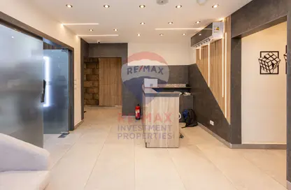 مساحات مكتبية - استوديو - 2 حمامات للبيع في شارع عبد الجليل سعد - لوران - حي شرق - الاسكندرية