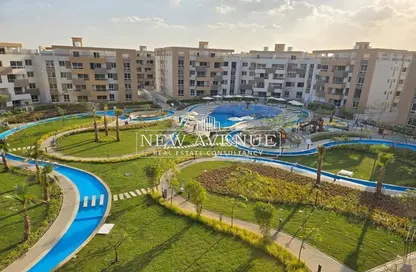 شقة - 3 غرف نوم - 3 حمامات للبيع في جراندا لايف - كمبوندات الشروق - مدينة الشروق - القاهرة