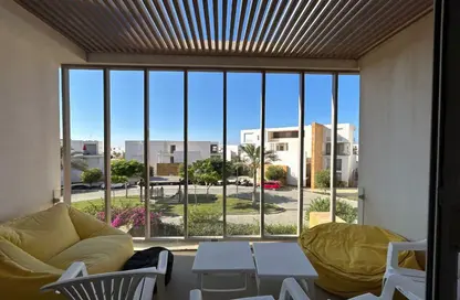 (بنتهاوس  (روف - 3 غرف نوم - 4 حمامات للبيع في سيشيل - راس الحكمة - الساحل الشمالي