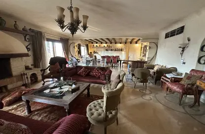 دوبلكس - 7 غرف نوم - 5 حمامات للبيع في شارع القس سرجيوس - ارض الجولف - مصر الجديدة - القاهرة