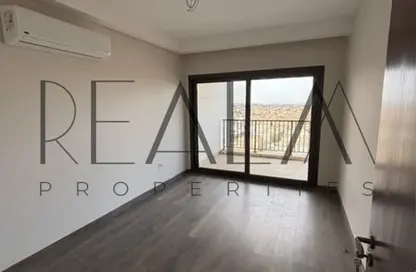 Apartment - 2 Bedrooms - 3 Bathrooms for sale in Village West - Sheikh Zayed Compounds - Sheikh Zayed City - Giza