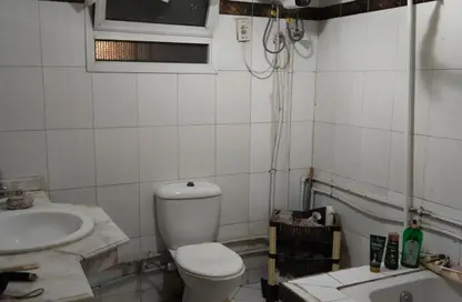 Apartment - 3 Bedrooms - 2 Bathrooms for sale in Al Fawakeh St. - Dokki - Giza