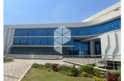عيادة - استوديو - 3 حمامات للايجار في اليجانتري - الحي الاول - التجمع الخامس - مدينة القاهرة الجديدة - القاهرة