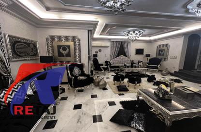 Apartment - 4 Bedrooms - 3 Bathrooms for rent in Ezz Al Din Taha St. - 1st Zone - Nasr City - Cairo