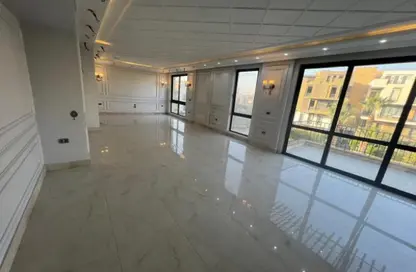 Duplex - 3 Bedrooms - 4 Bathrooms for rent in Beverly Hills - Sheikh Zayed Compounds - Sheikh Zayed City - Giza